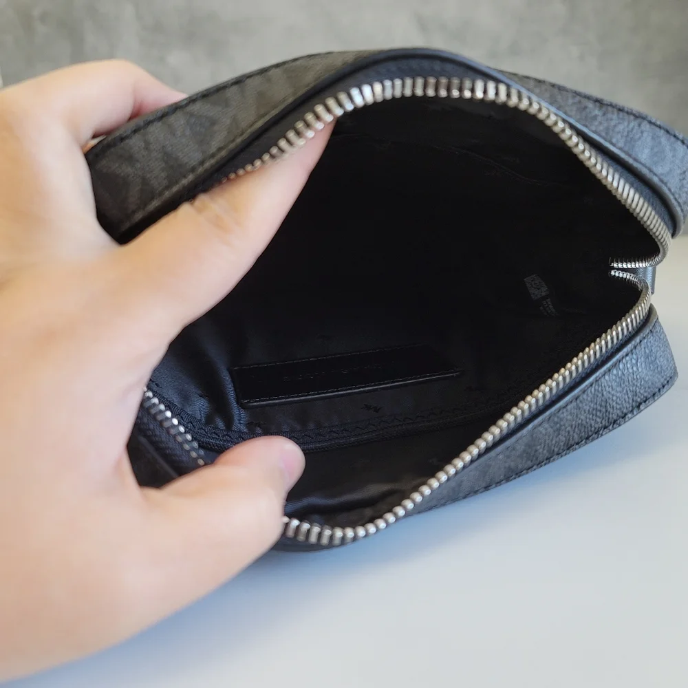 Michael Kors Crossbody - Picture 5 of 6